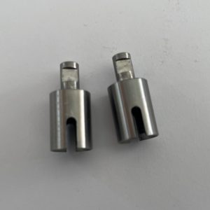 Noix de cardan une piéce (la paire) pour différentiel à bille BB Racing.